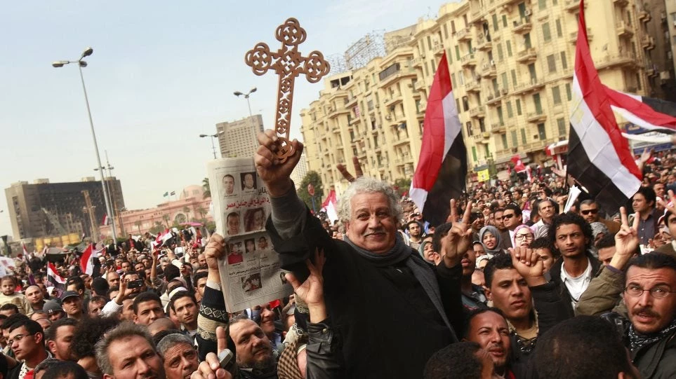 Αίγυπτος: Οι χριστιανοί της χώρας θάβουν τα θύματα της τελευταίας επίθεσης εναντίον τους